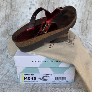 Donald J. Pliner Slide on sandals